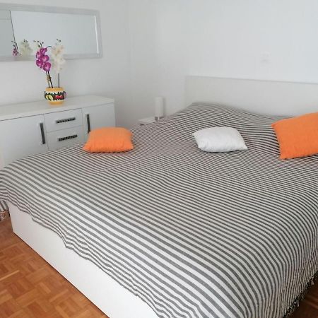 Apartman Petra Pula Exterior foto